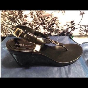 BCBGENERATION SANDALS WEDGES THONGS SZ 7.5